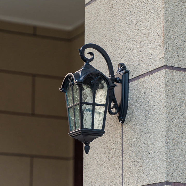 Traditionelle europäische quadratische Fensterform Aluminium Glas 1-Licht Wand sconce Lampe für Außenpatio | Karnz