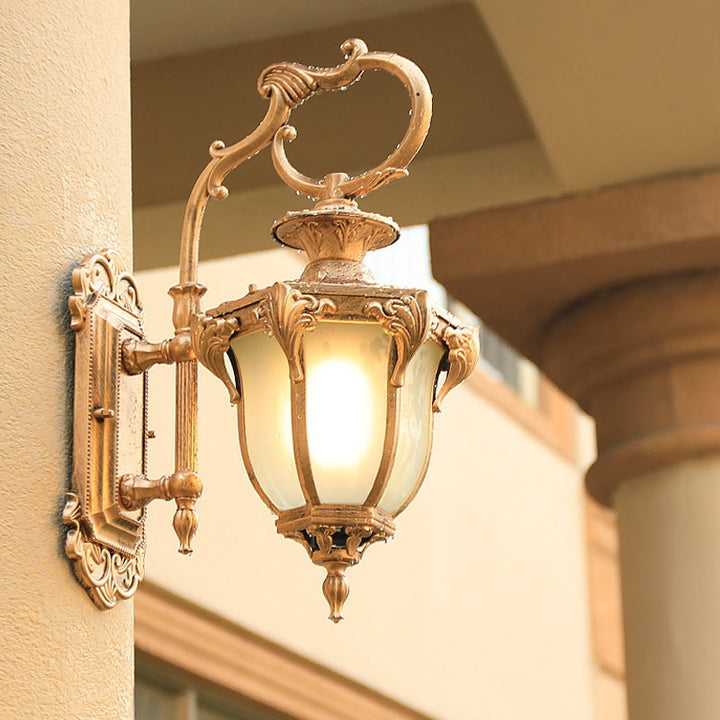 Europäische Retro Aluminium Glas geschnitzte Laterne 1-Licht Außen wasserdichte Wand Sconce Lampe | Karnz