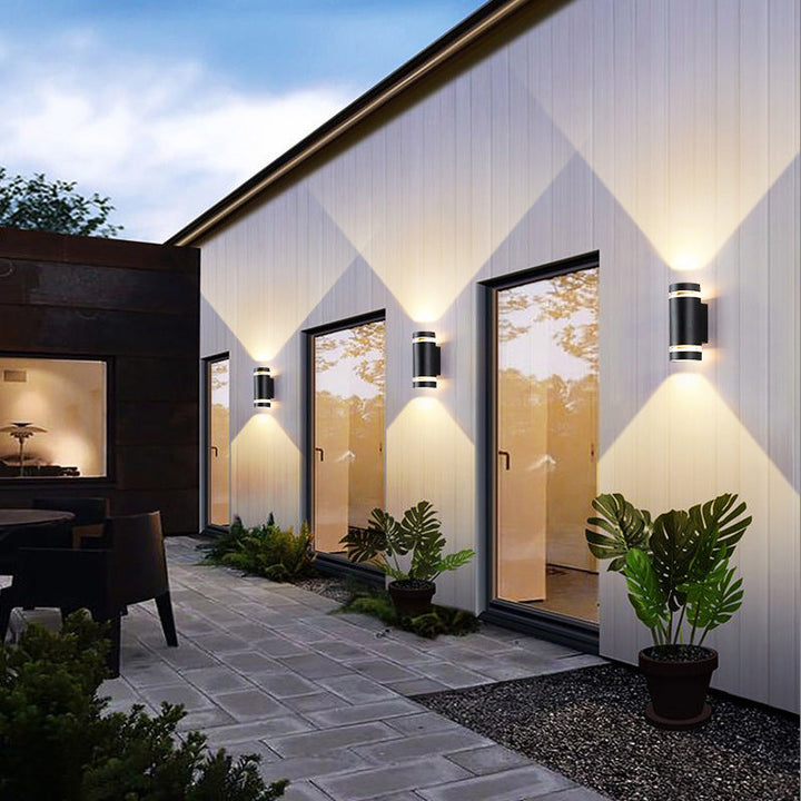 Zeitgenössischer industrieller wasserdichter Aluminiumzylinder LED Auf- und Abwärts leuchtender Spot-Wandleuchte für den Außenbereich Patio | Karnz
