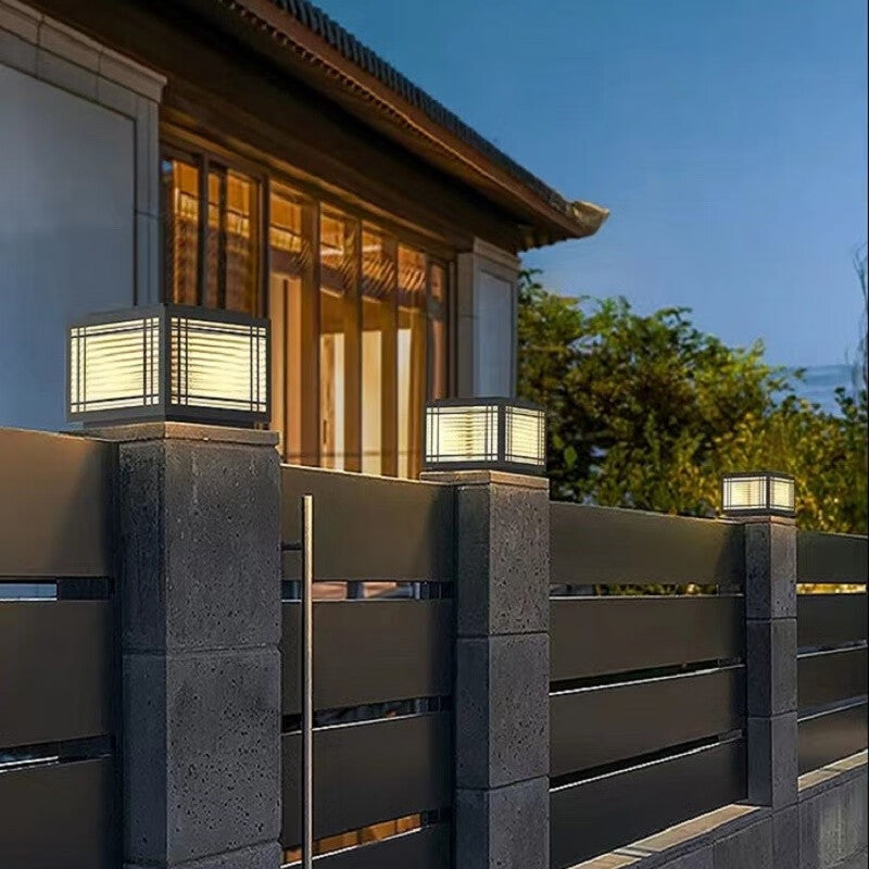 Traditionelle chinesische quadratische Aluminium-Glas 1-Licht Post Kopf Licht für Garten | Karnz