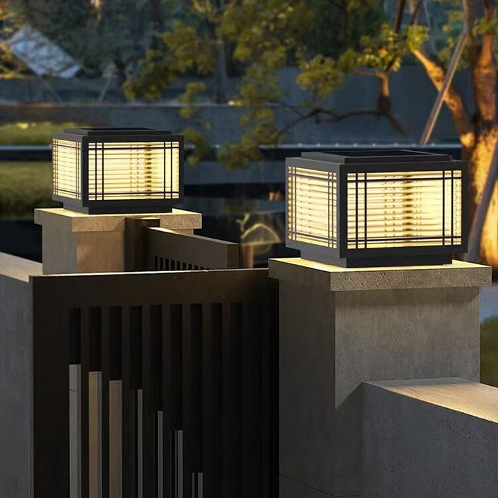 Traditionelle chinesische quadratische Aluminium-Glas 1-Licht Post Kopf Licht für Garten | Karnz