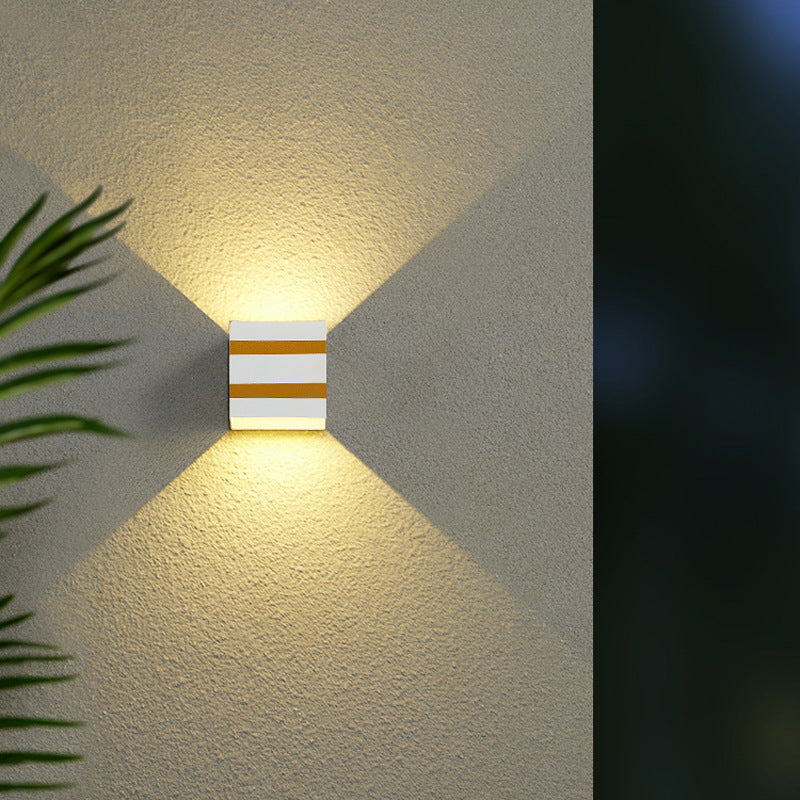 Outdoor Minimalistische Quadratische Würfel Aluminium Wasserdichte LED Wandlampe | Karnz