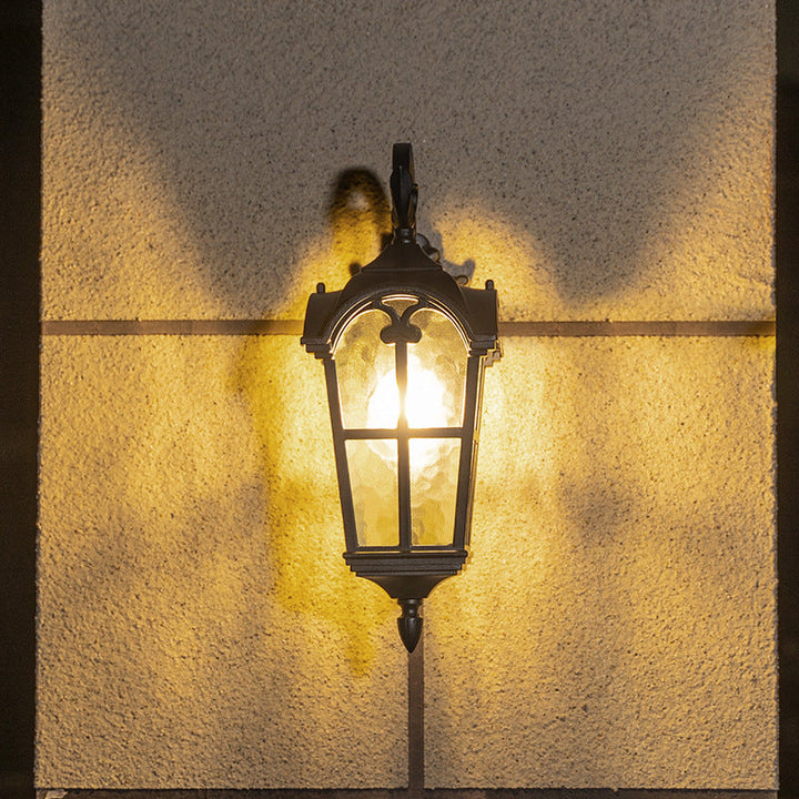 Traditionelle europäische quadratische Fensterform Aluminium Glas 1-Licht Wand sconce Lampe für Außenpatio | Karnz