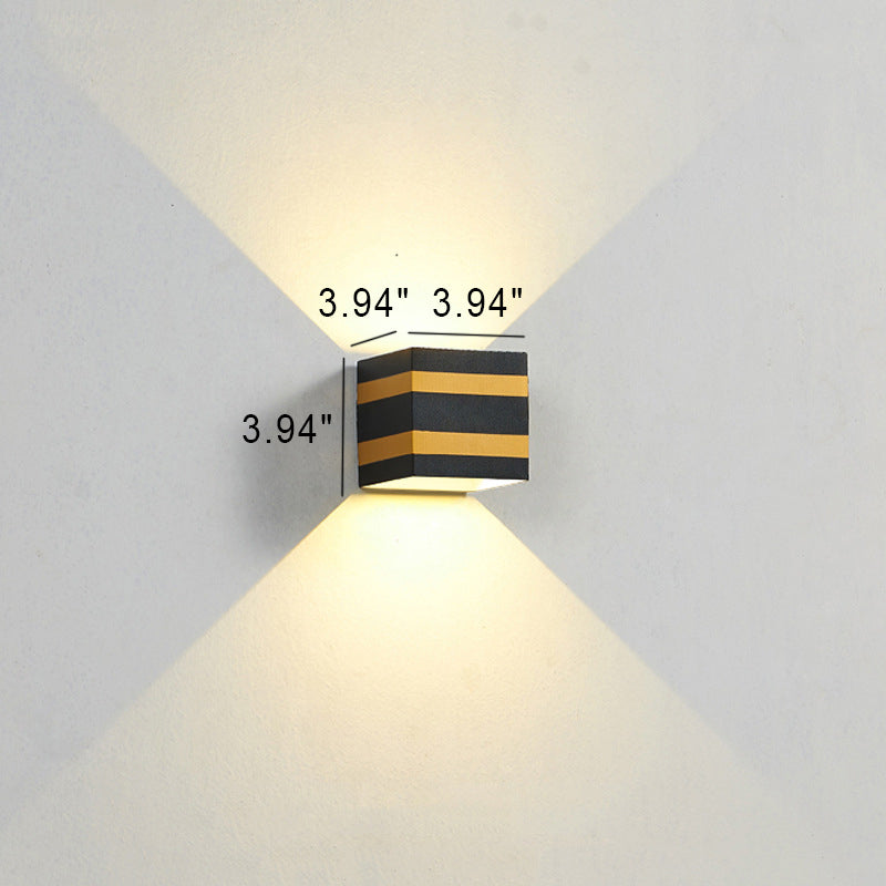 Outdoor Minimalistische Quadratische Würfel Aluminium Wasserdichte LED Wandlampe | Karnz