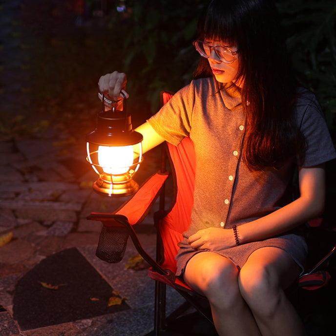 Traditionelles Bauernhaus Wasserdichte Wiederaufladbare Eisen Acryl Zylinder LED Tischlampe Für Unterhaltungsraum | Karnz
