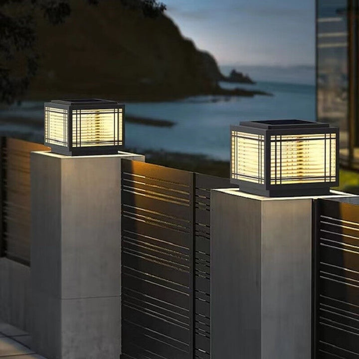 Traditionelle chinesische quadratische Aluminium-Glas 1-Licht Post Kopf Licht für Garten | Karnz