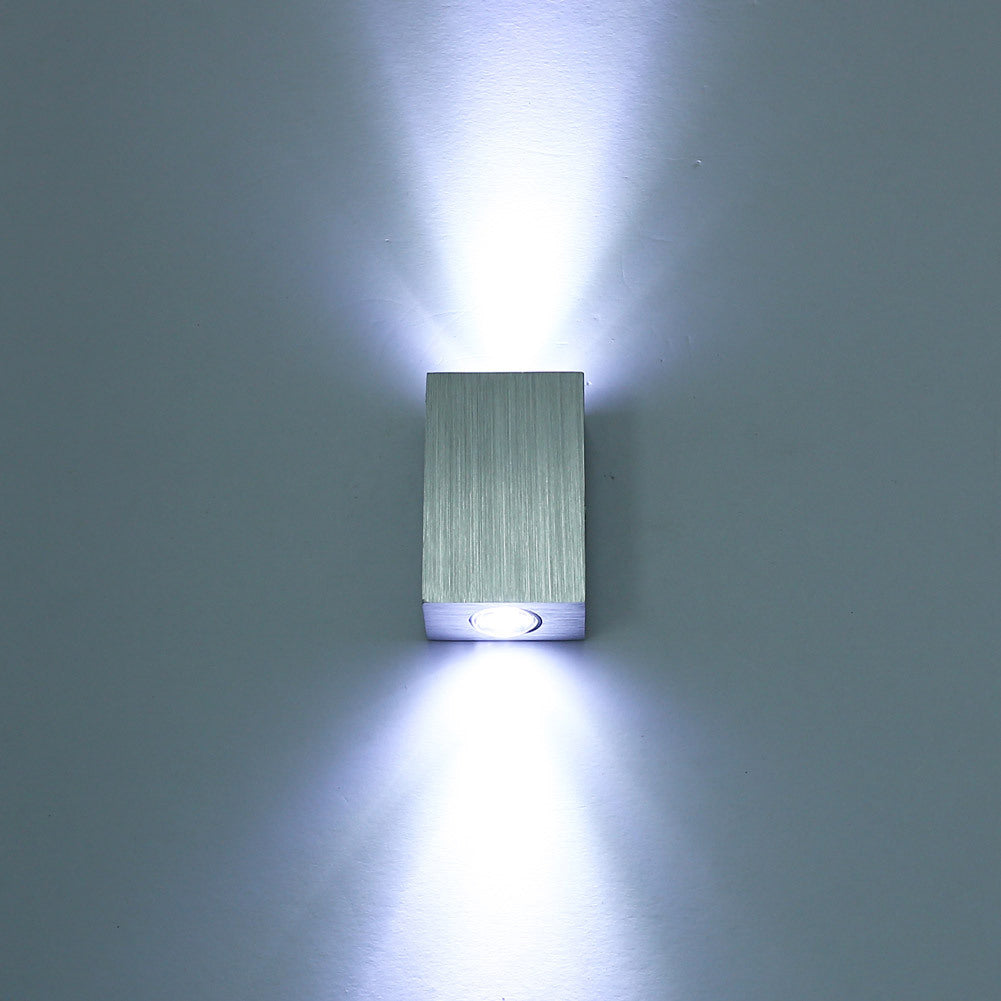Moderne Einfachheit Wasserfest Aluminium Kubische LED Wandlampe Für Außenpatio | Karnz