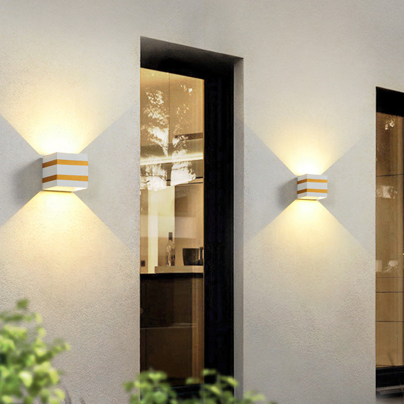 Outdoor Minimalistische Quadratische Würfel Aluminium Wasserdichte LED Wandlampe | Karnz