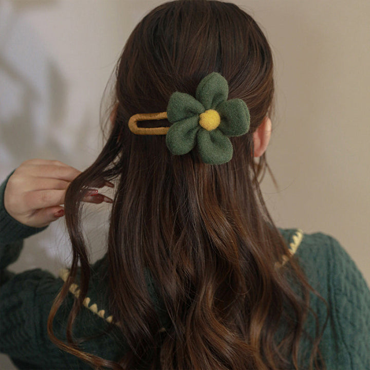 Elegante Plüschblumen-Haarspangen Karnz