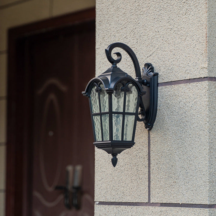 Traditionelle europäische quadratische Fensterform Aluminium Glas 1-Licht Wand sconce Lampe für Außenpatio | Karnz