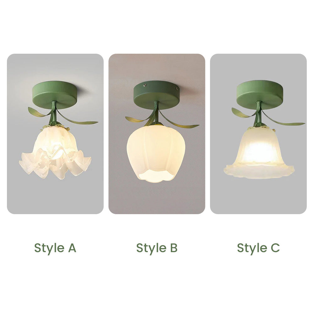 Deckenleuchte mit floralem Glasschirmdesign