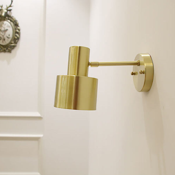 Moderne goldene Wandleuchte – minimalistisches Metalldesign für luxuriöse Interieurs