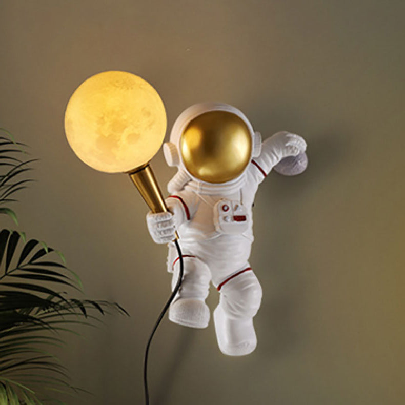 Karnz | CosmoBuddy Astronaut Wandlampe | Kreatives Design | Resin & ABS | LED Schlafzimmerlicht