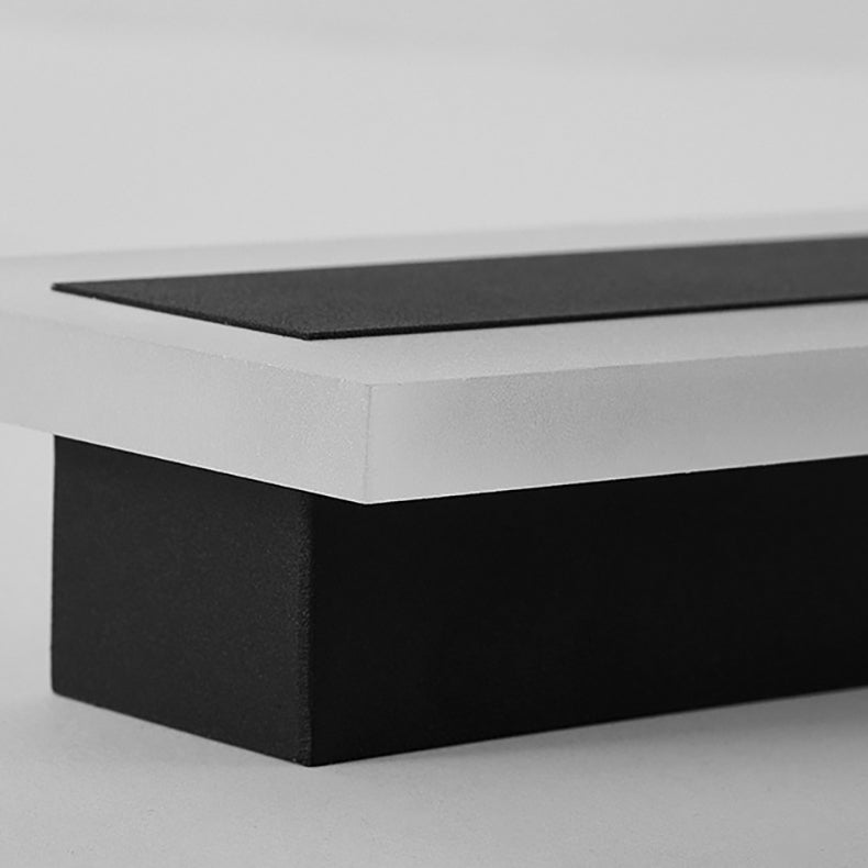 Lange, rechteckige LED-Wandleuchte aus Aluminium und Acryl für den Garten