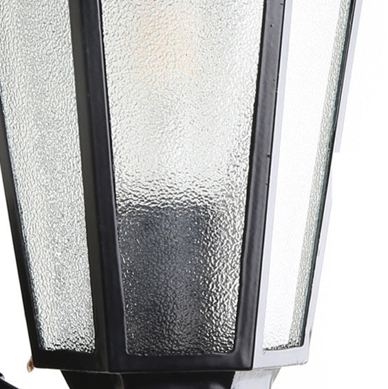Sechseckige Wandleuchte mit Aluminiumrahmen, mattiertem Glas und einer Lichtquelle für den Außenbereich, geeignet für den Garten