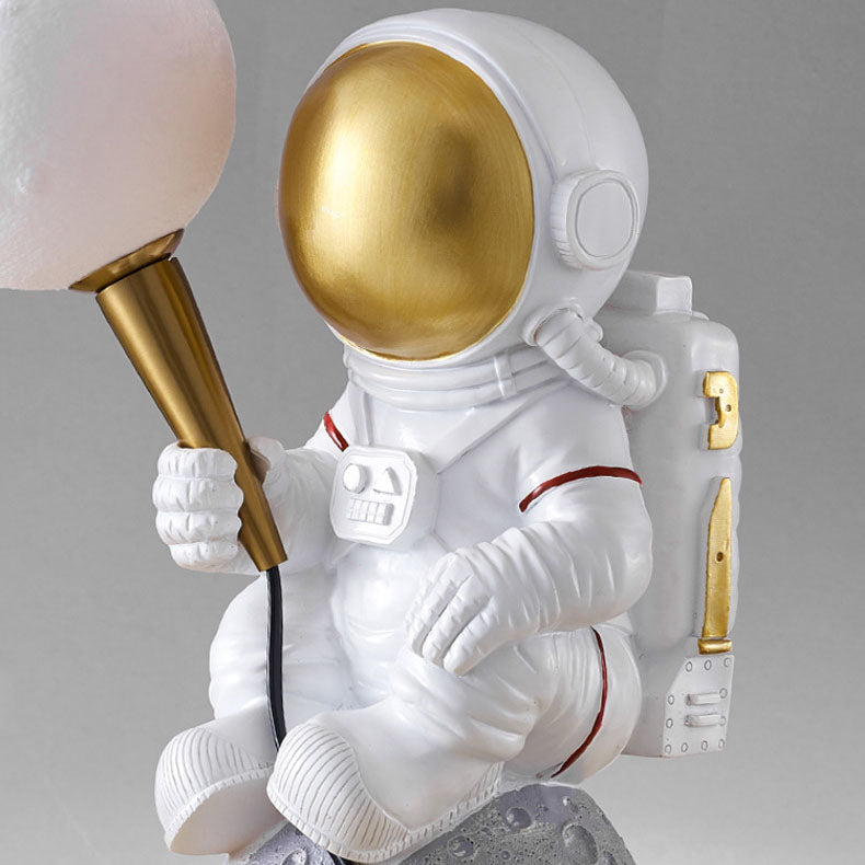 Karnz | CosmoBuddy Astronaut Wandlampe | Kreatives Design | Resin & ABS | LED Schlafzimmerlicht