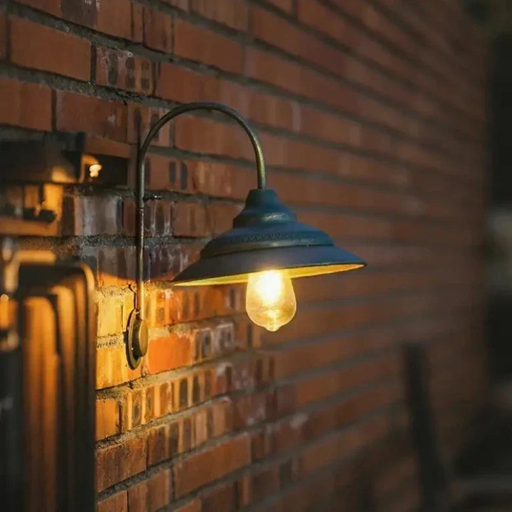 Heritage Solar-Wandlampe | Karnz