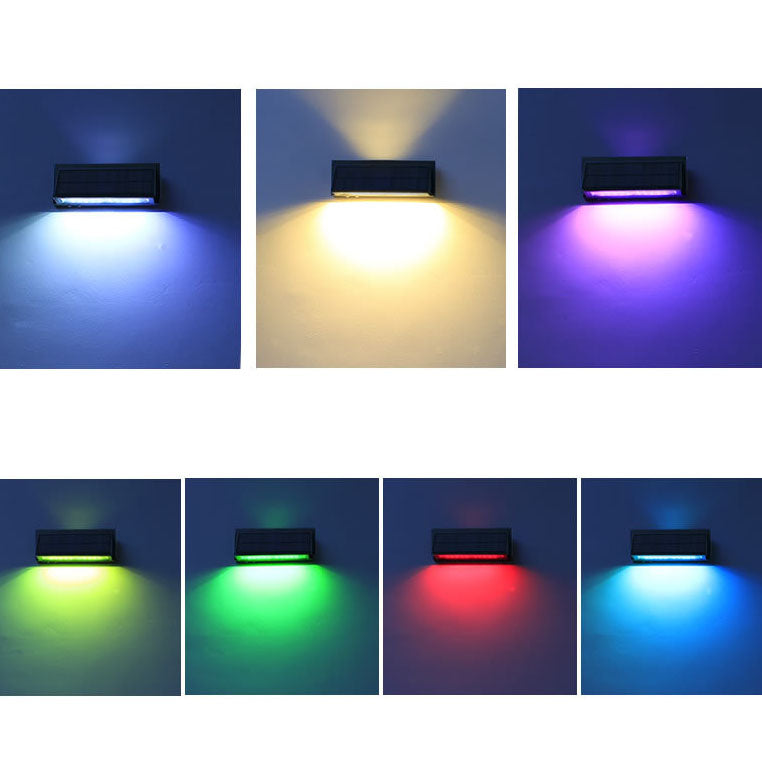Wasserdichte, rechteckige LED-Wandleuchte für den Außenbereich mit Solarbetrieb, ideal für Terrasse und Garten.