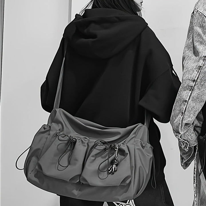 UrbanLiner Nylon Messenger Bag – Schwarze Umhängetasche mit Reißverschluss für den täglichen Gebrauch | Karnz