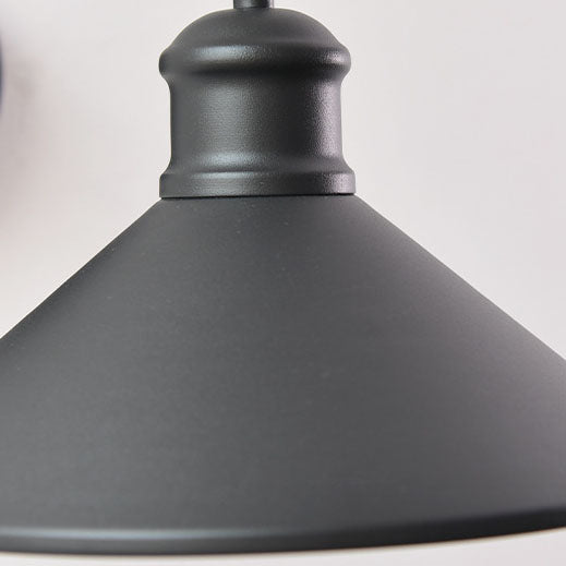 Moderner minimalistischer Kegel-Eisen 1-Lampe Wandleuchte für Außenpatio | Karnz