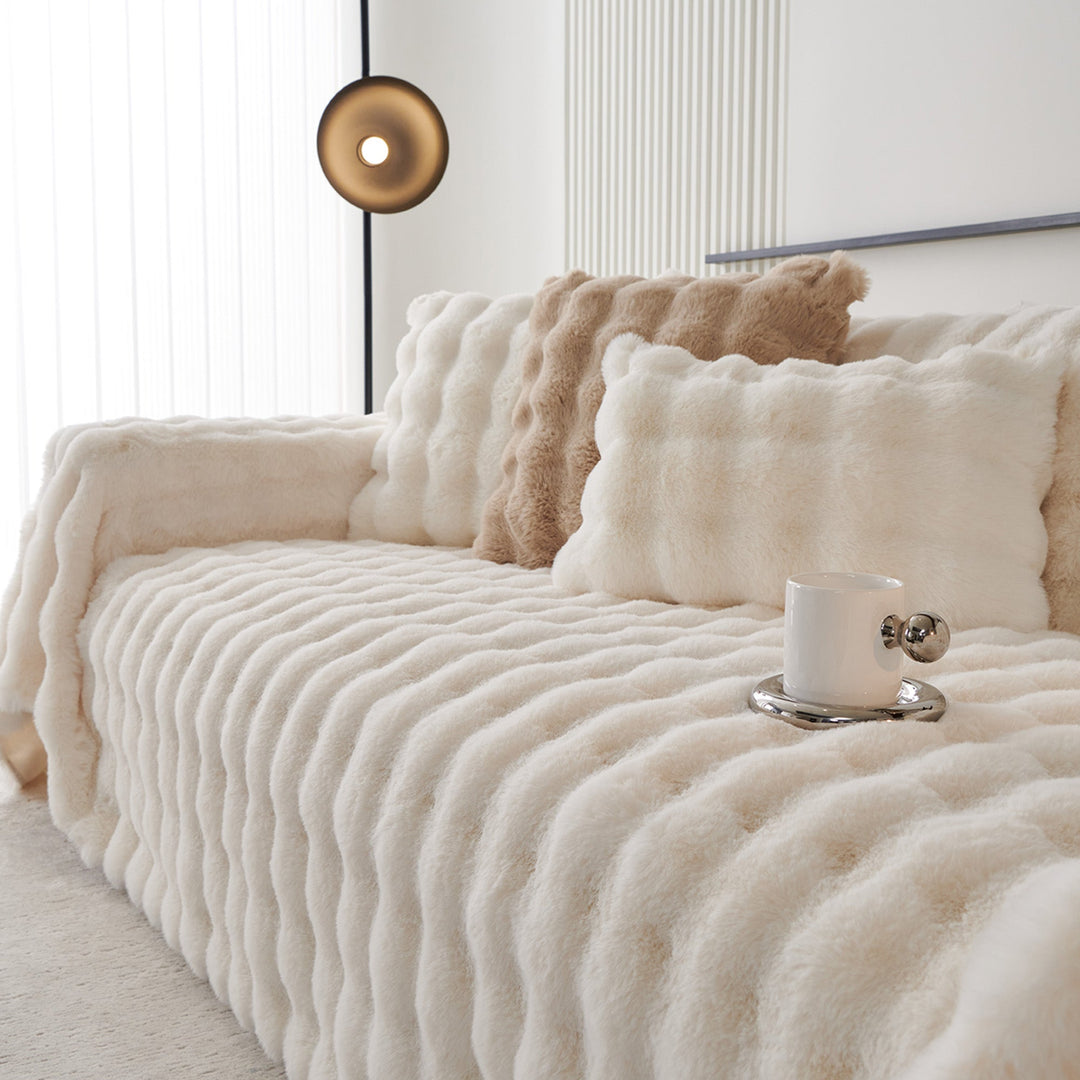 Luxe Ripple Faux Fur Sofa Cover - Modern, Stylisch & Langlebig Sofa Schutz | Karnz