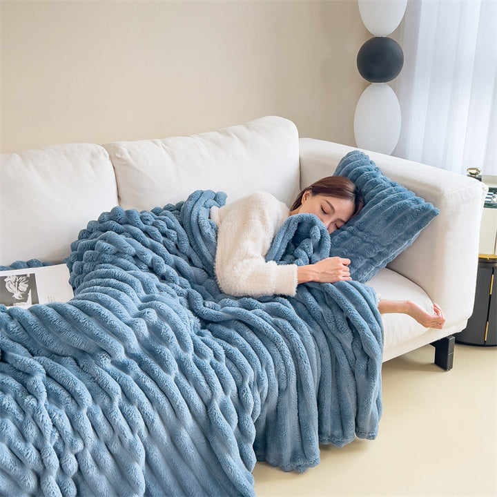 Warme Flanell-Wohndecke in Kaninchenfell-Optik