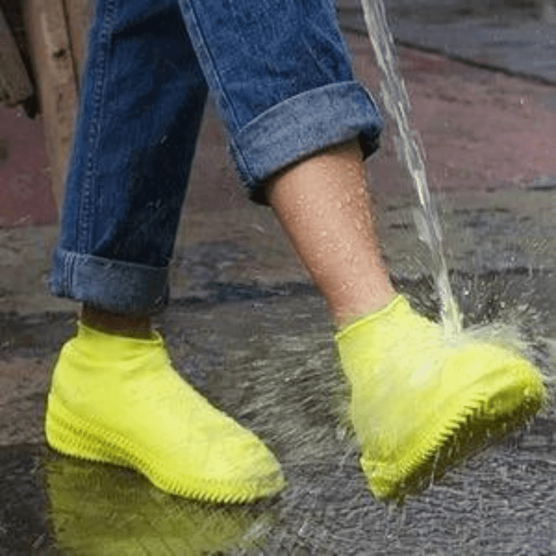 ShoeCover Sag auf Wiedersehen zu nassen Schuhen und Hallo zu trockenen Füßen. | Karnz