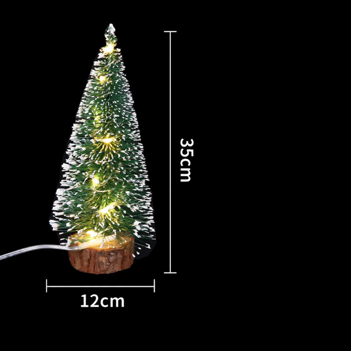 Miniatur-Weihnachtsbaum aus Kiefernnadeln mit Beleuchtung