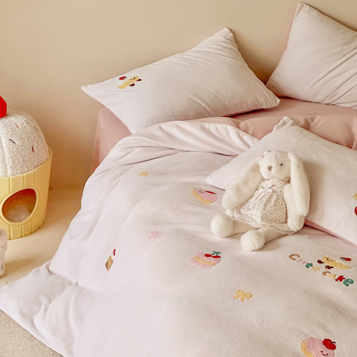 Winterbettgarnitur aus Milchfleece mit Cartoon-Motiv