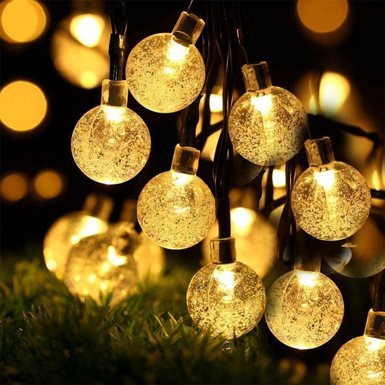 LED-Lichterkette mit Kugeln und Sternen für stimmungsvolles Licht