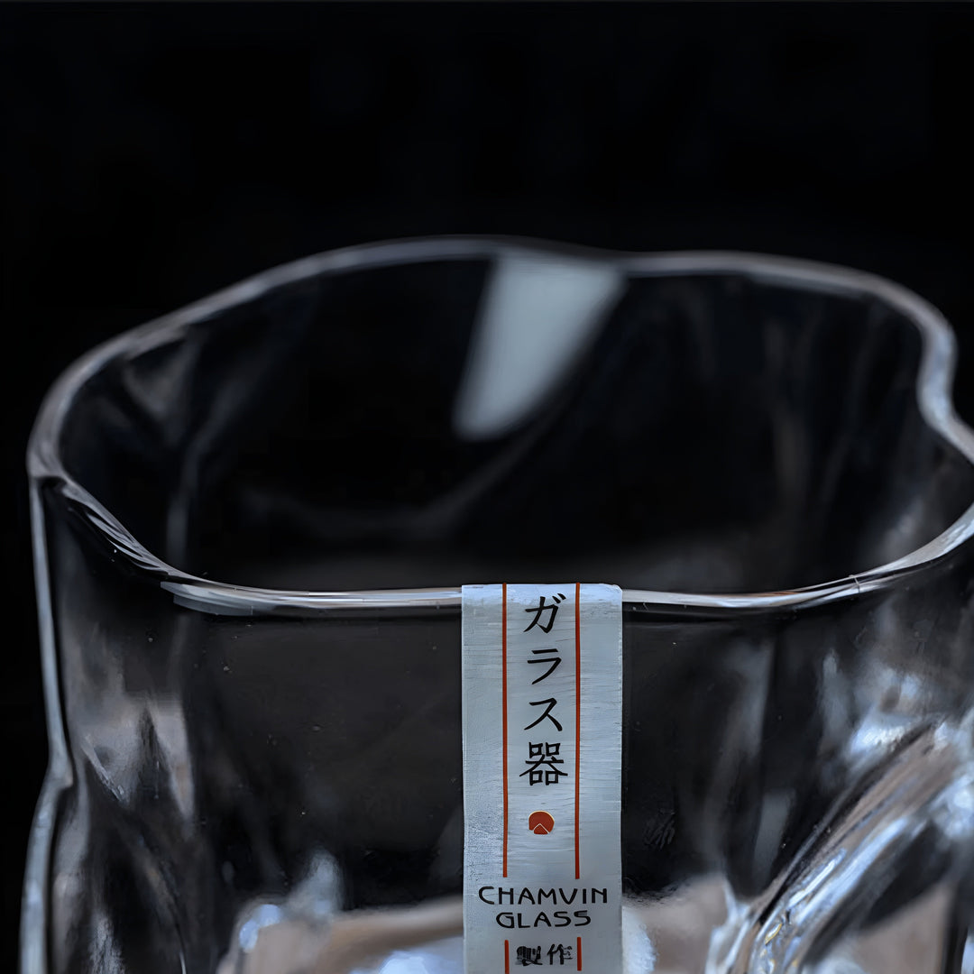 Whiskyglas im Edo-Kiriko-Stil – handgeschliffen mit einzigartigem Crumple-Design