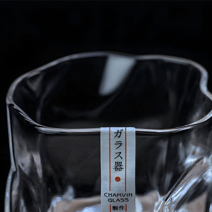 Whiskyglas im Edo-Kiriko-Stil – handgeschliffen mit einzigartigem Crumple-Design
