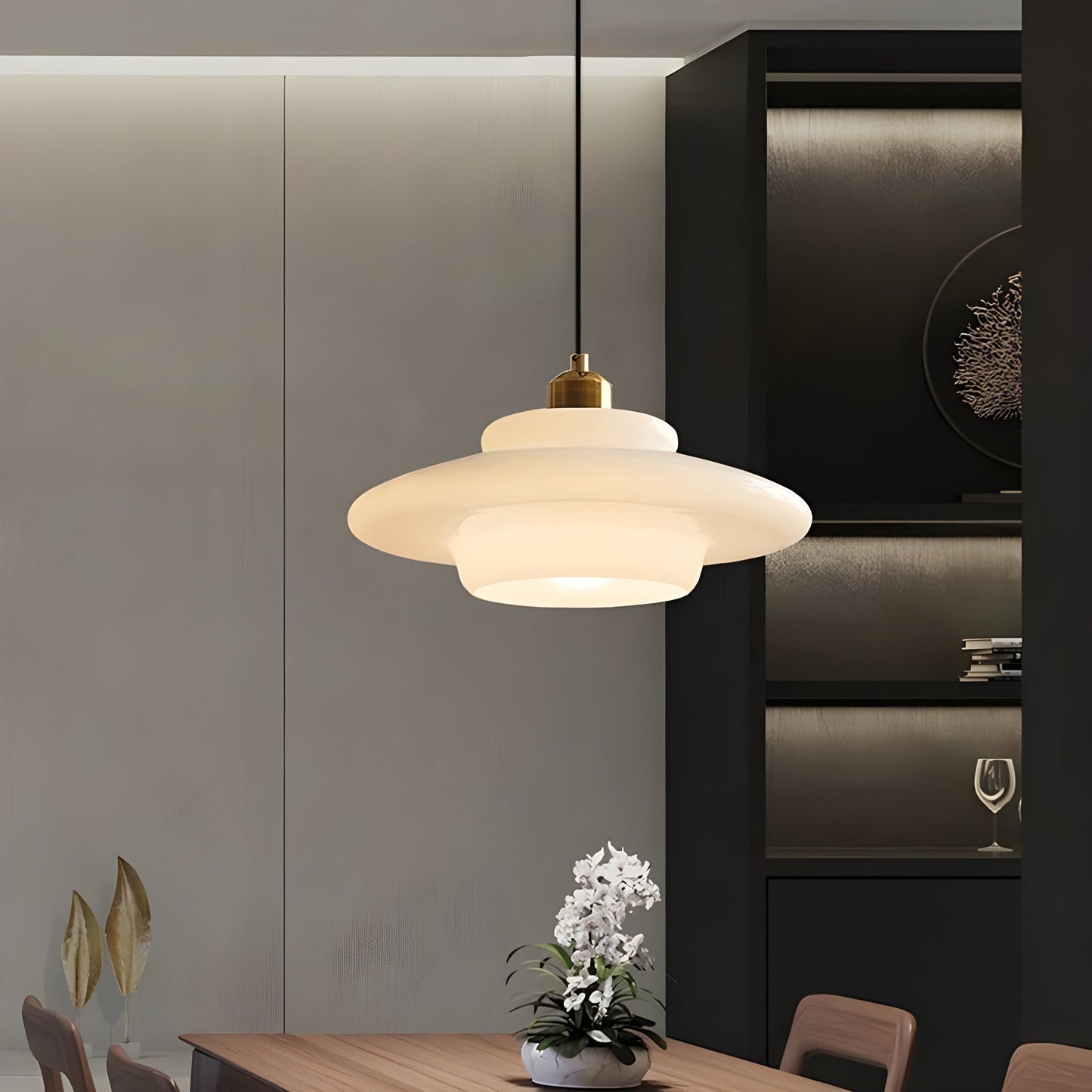 AuraBeam Licht – Minimalistische cremefarbene LED-Pendelleuchte aus Glas | Karnz