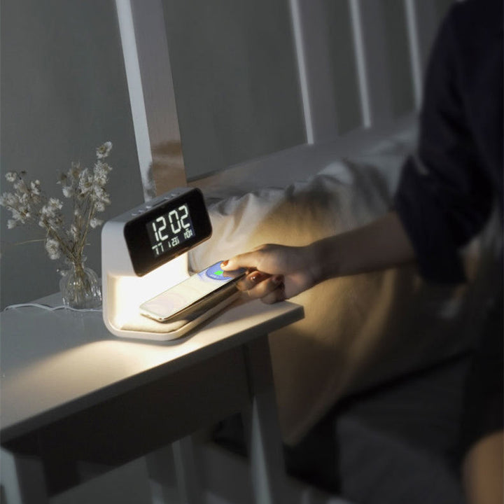 3-in-1 Nachttischlampe Ladegerät Uhr | Karnz