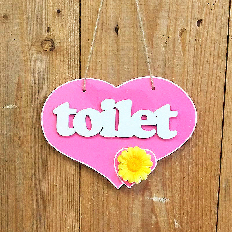 Dekorativer herzförmiger Toilettenboden