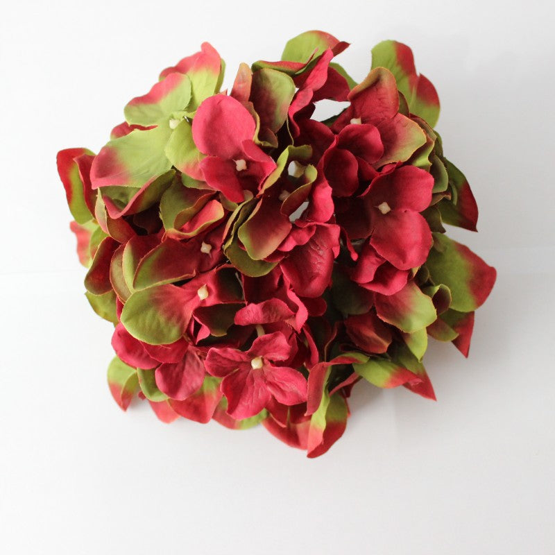 Luxuriöse Seidenblumenarrangement