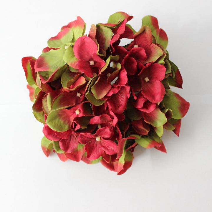 Luxuriöse Seidenblumenarrangement