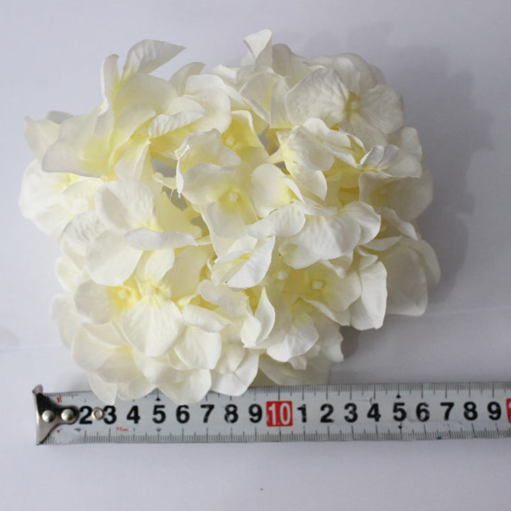 Luxuriöse Seidenblumenarrangement