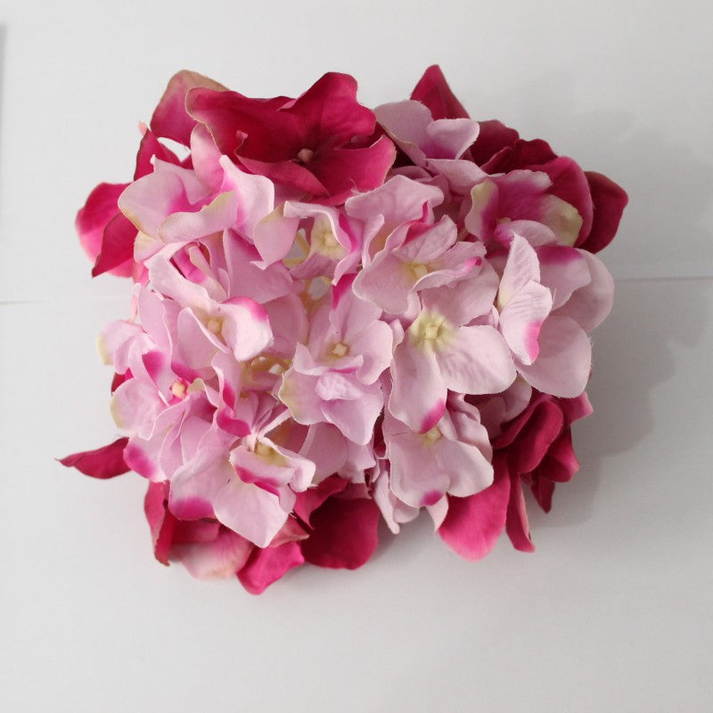 Luxuriöse Seidenblumenarrangement
