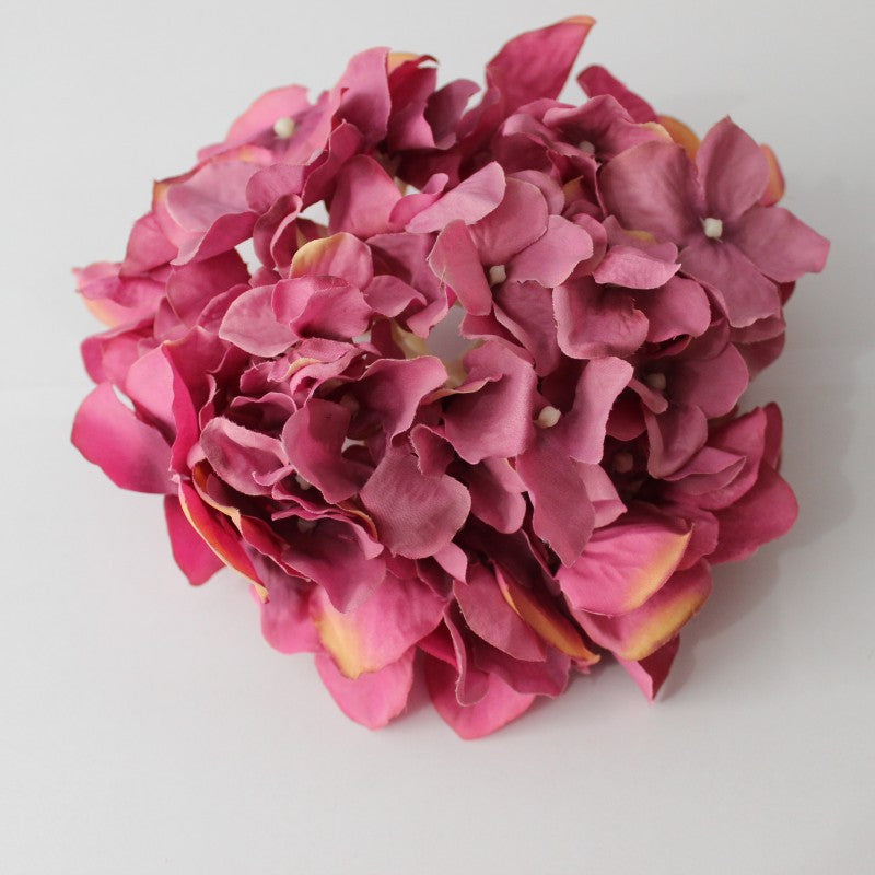 Luxuriöse Seidenblumenarrangement