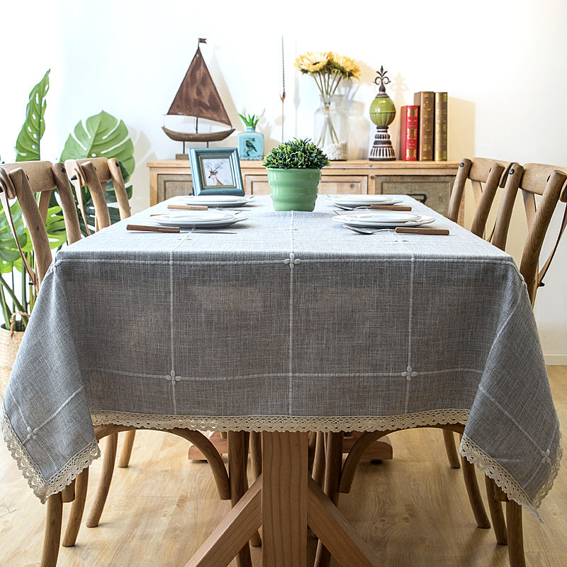 Elegante gewebte Tischdecke mit Quastenbesatz