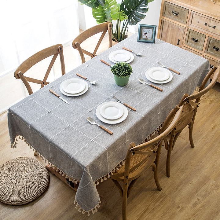 Elegante gewebte Tischdecke mit Quastenbesatz