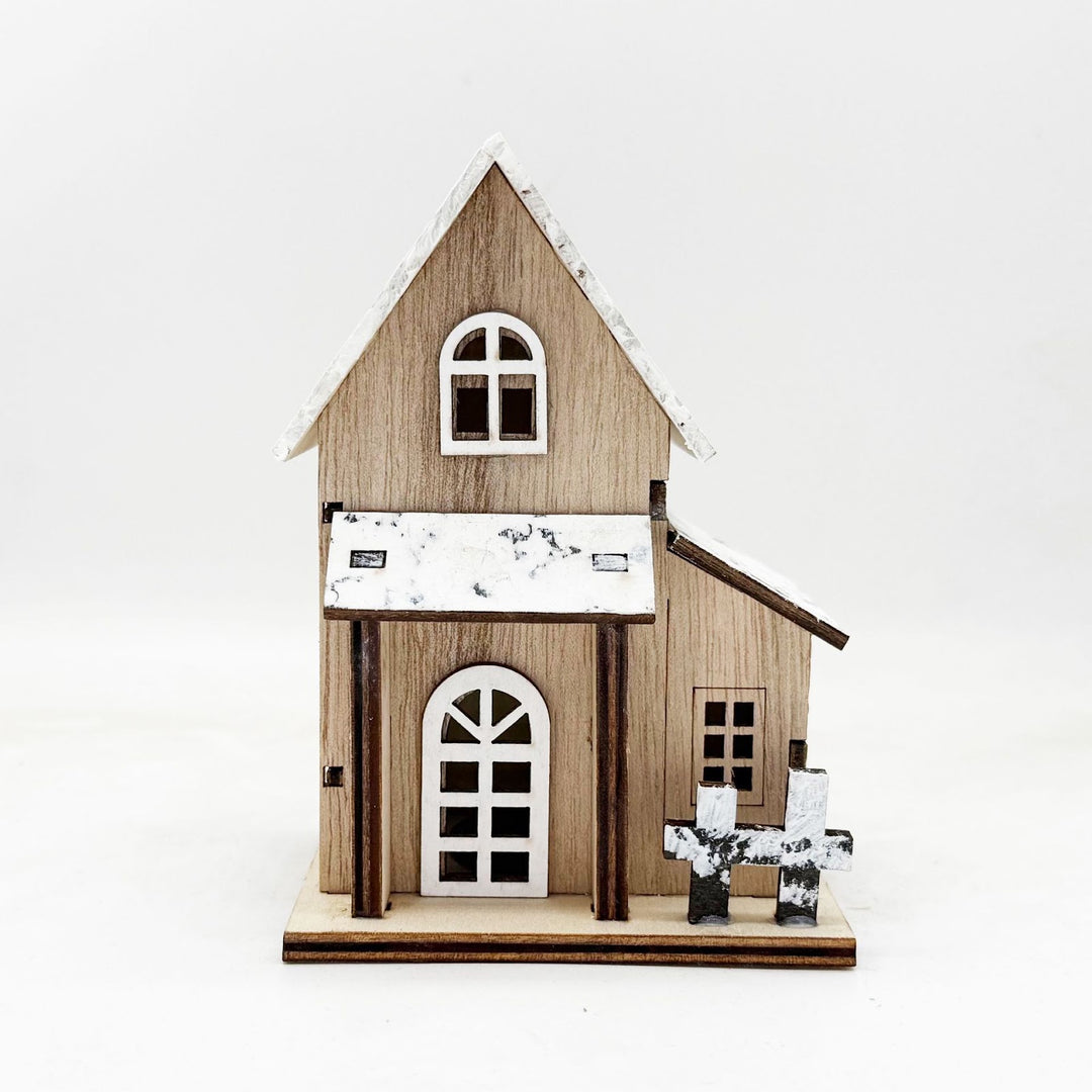 Beleuchtetes Holz-Weihnachtshaus mit LED