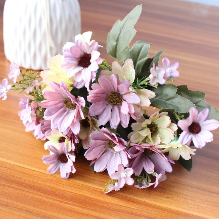 Lebensechter Blumenstrauß
