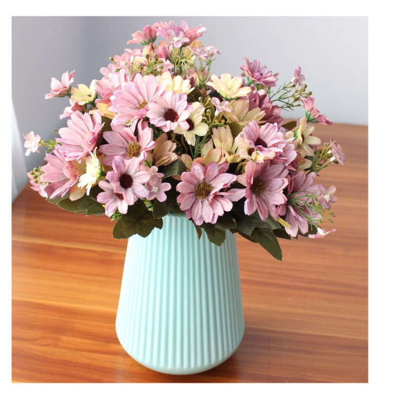 Lebensechter Blumenstrauß