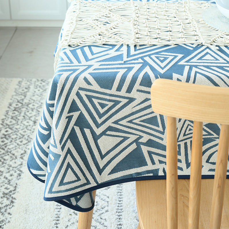 Gewebte Jacquard-Tischdecke aus Baumwollmix mit geometrischem Dreiecks-Design Karnz
