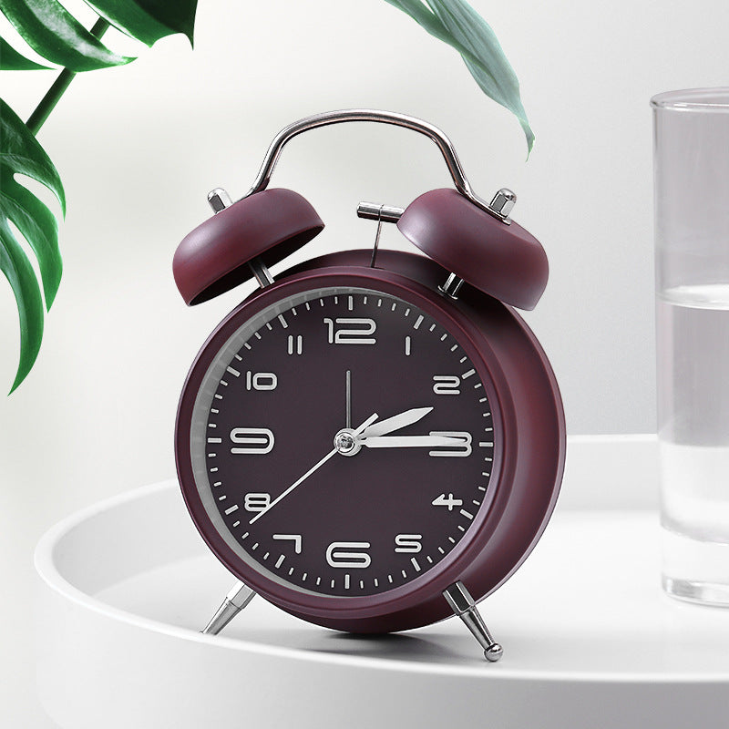 Klassischer Alarmwecker mit Modernen Akzenten Karnz