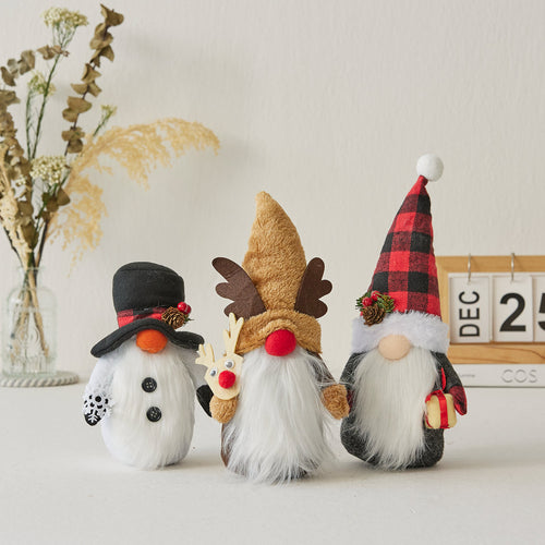 Dekorative Zwergen- und Weihnachtsfiguren aus Stoff