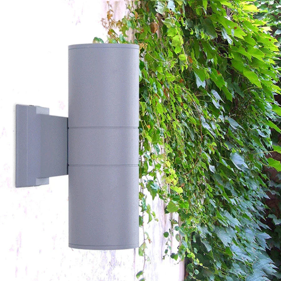 Aluminium Außenwandlampe mit LED - Modernes Licht für Garten und Terrasse | Karnz