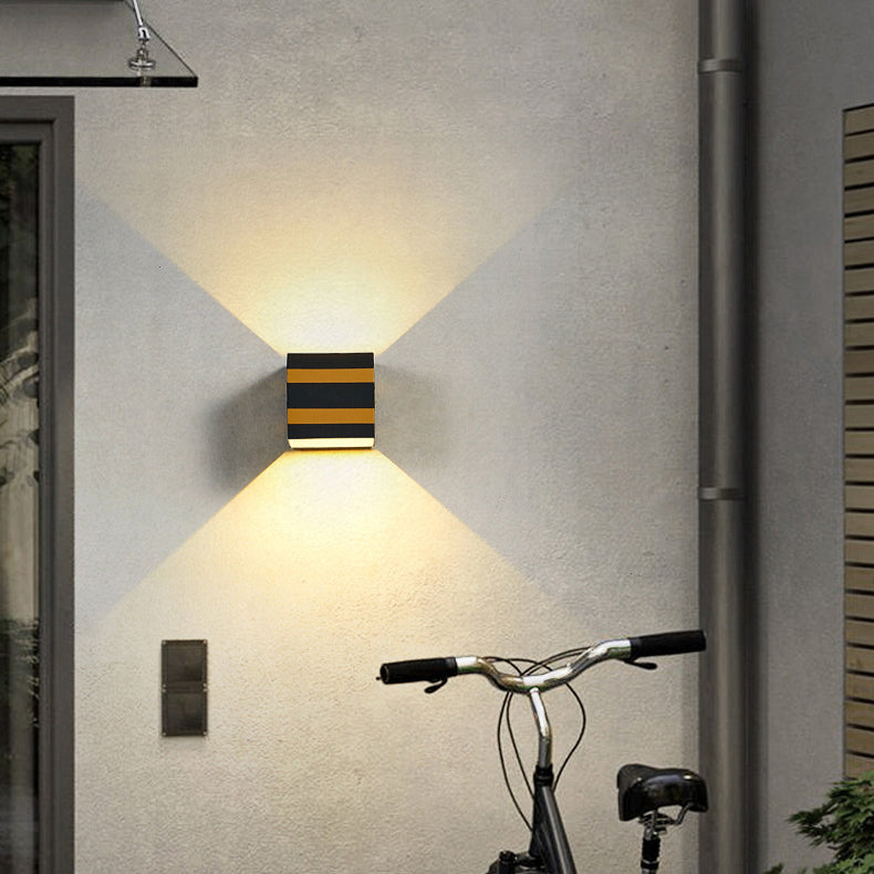 Outdoor Minimalistische Quadratische Würfel Aluminium Wasserdichte LED Wandlampe | Karnz